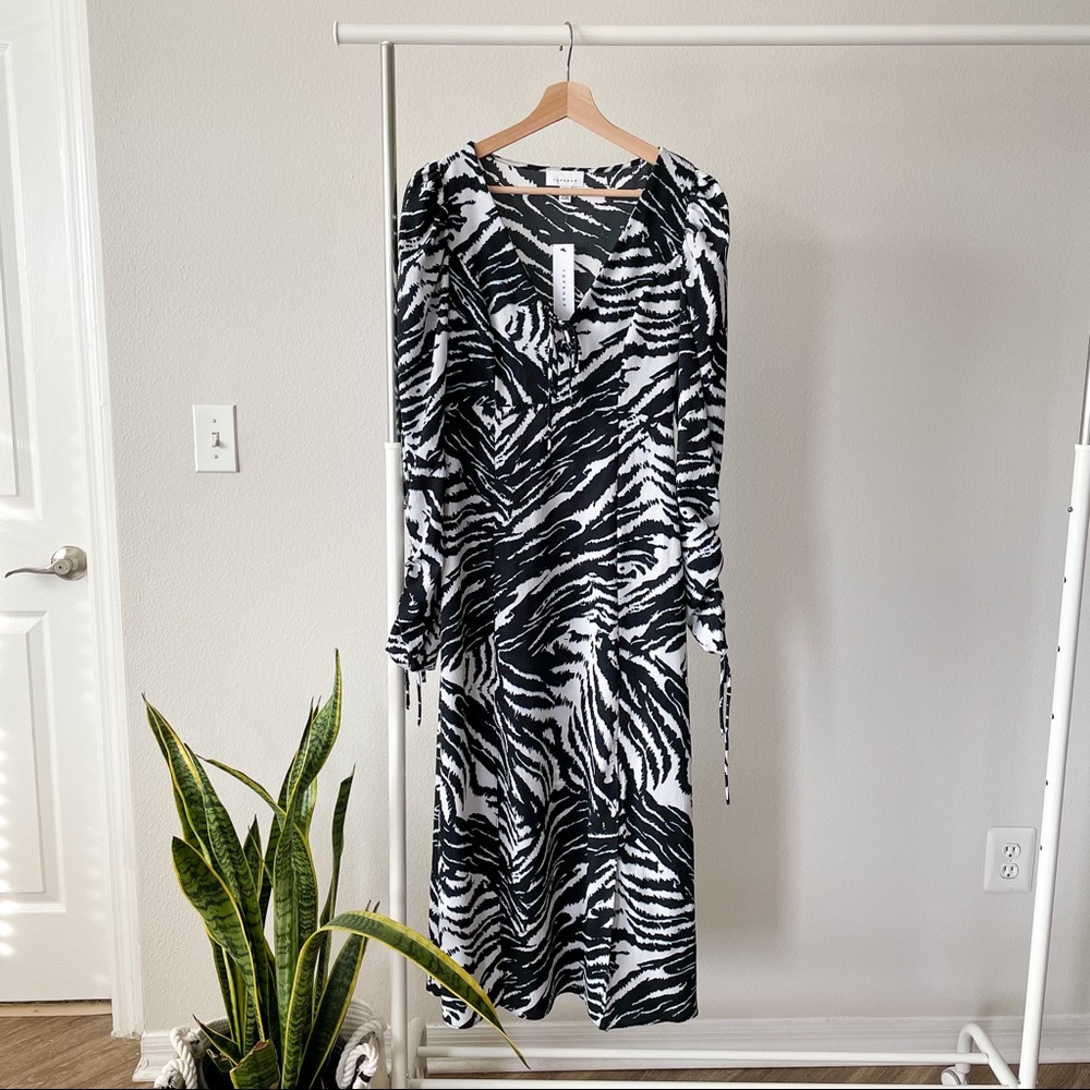 TOPSHOP • zebra ruched sleeve midi dress